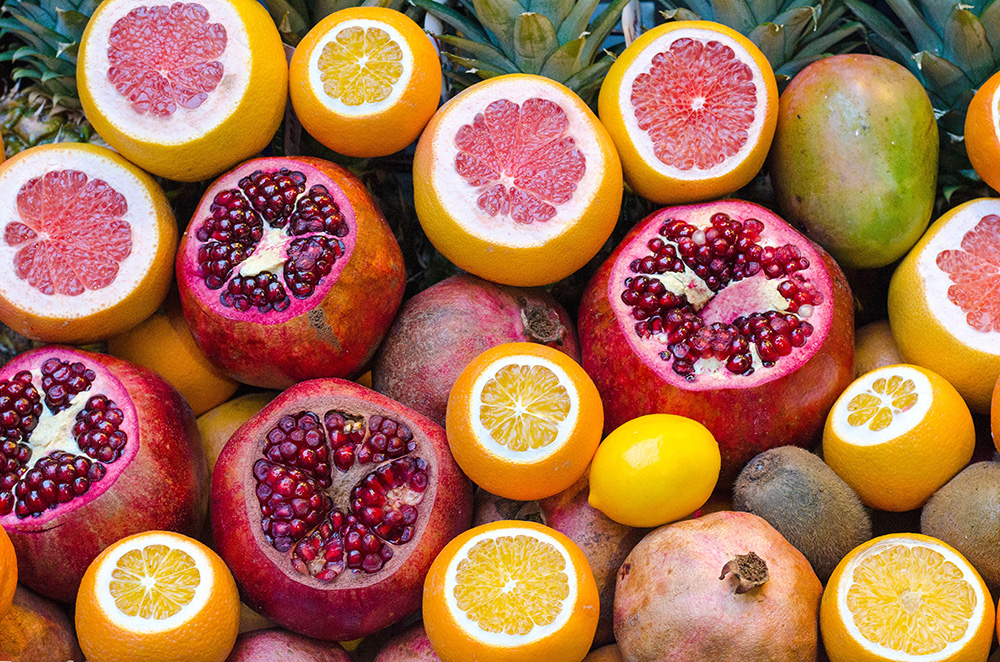 a photo of nutritious citrus fruits